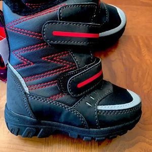 NWT-Toddler Boys Totes Julian  Black/Red Winter Boots